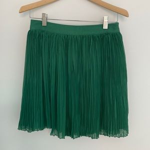 Green pleated Club Monaco skirt